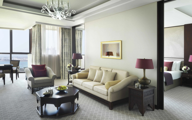 Bab Al Qasr Hotel