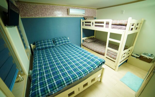 Yolo Guesthouse - Hostel