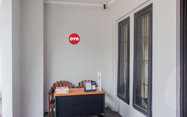 OYO 93500 Rizki Residence TOS Syariah Near PT Bank KB Bukopin Tbk