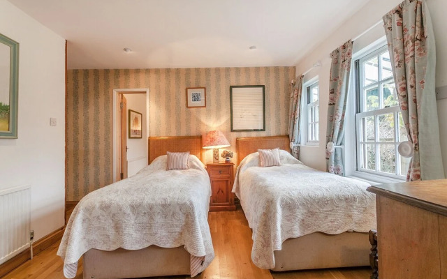 Wisteria Suite