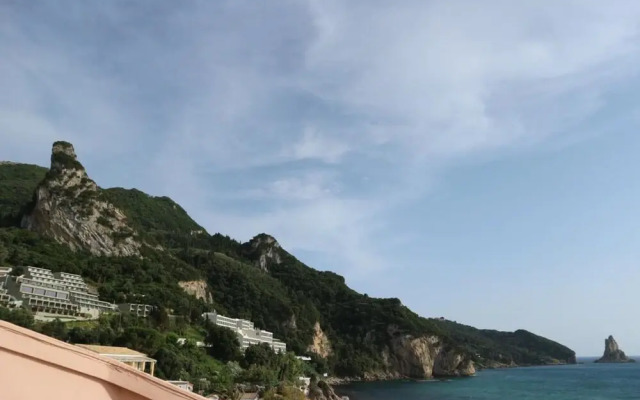 The Harmony - Beachfront sea View Apartment