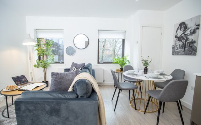 Pembroke House Apartments - Parking