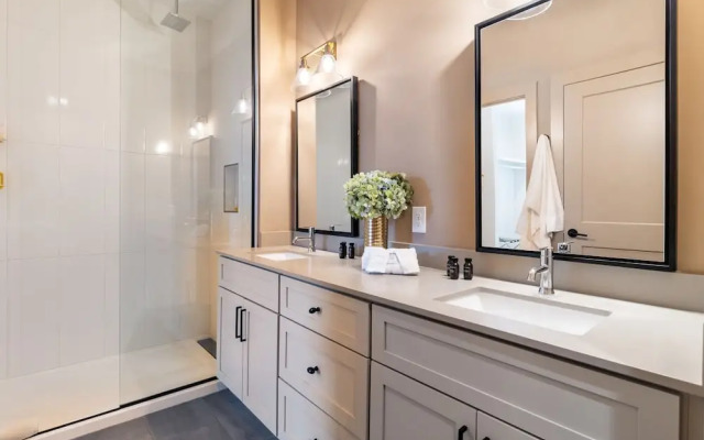 The Magnolia 8 by Avantstay Downtown Balcony