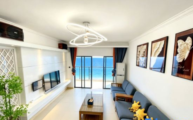 Ocean Heart Sky Villa (Hailing Island Poly Yintan Branch)