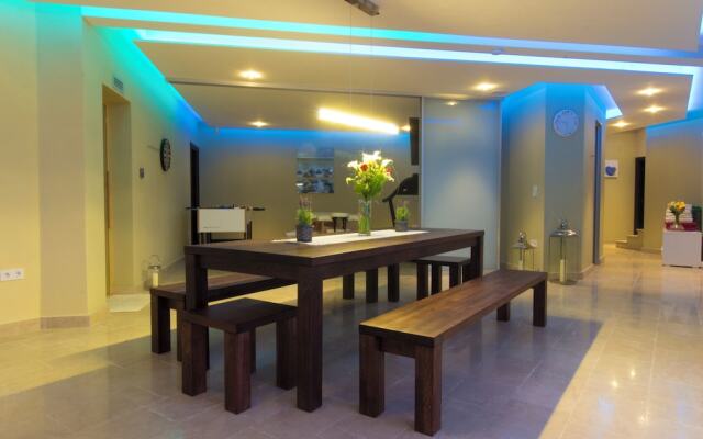 Luxury at Villa Cama - Your Dream Vacation Rental!