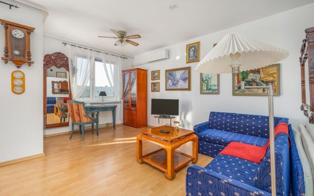 Apartment for 3 With Balcony by Renters