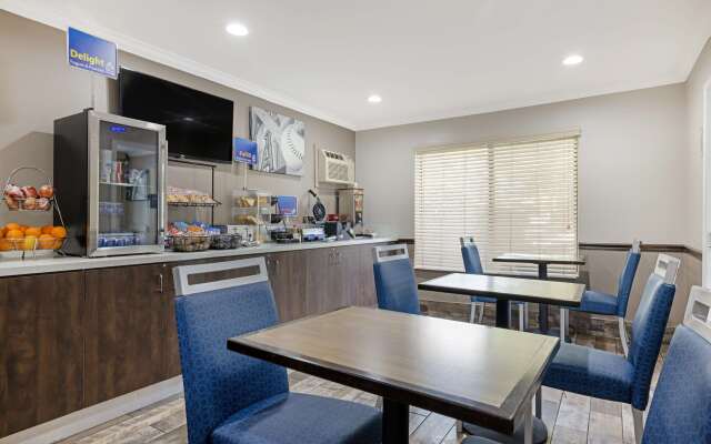 Best Western Courtesy Inn Hotel - Anaheim Resort at the Park