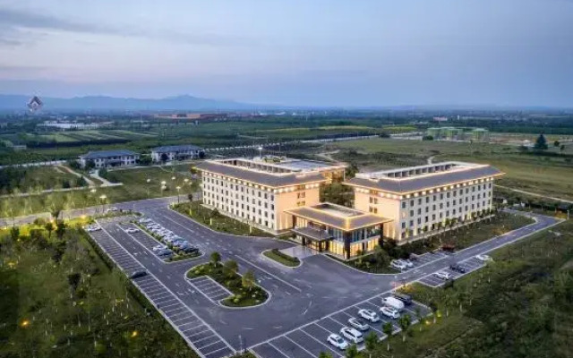 Baoji Fufeng County DiJianNanShan Hot Spring Hotel (Famen Cultural Scenic Area)