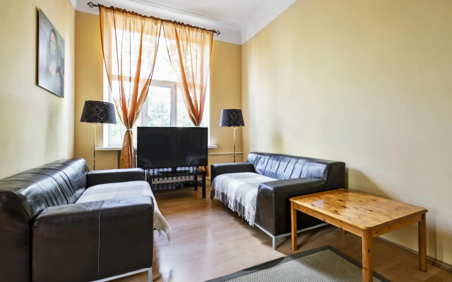 MaxRealty24 Apartments at 10 Peschanaya Street
