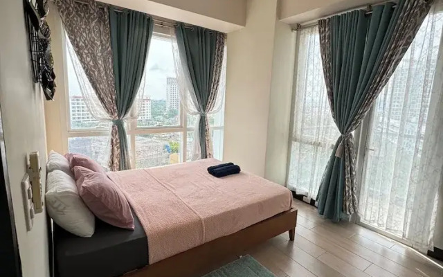 Mactan Newton Condo with Pool Access