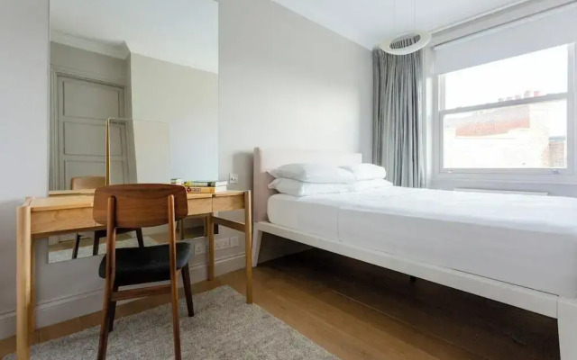 Cresswell Gardens IV by Onefinestay