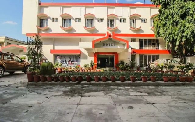 OYO 33385 Hotel Mandakini