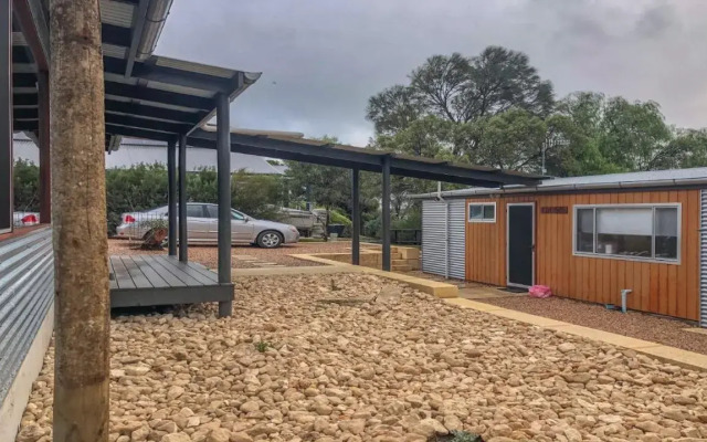 CDC-625 Beach House incl.rear 2BR studio