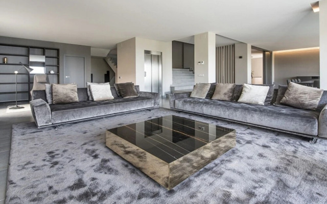 Luxurious Panoramic Spa Villa