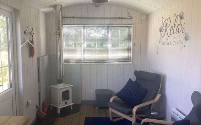 Charming Luxurious Rural Shepherds Hut