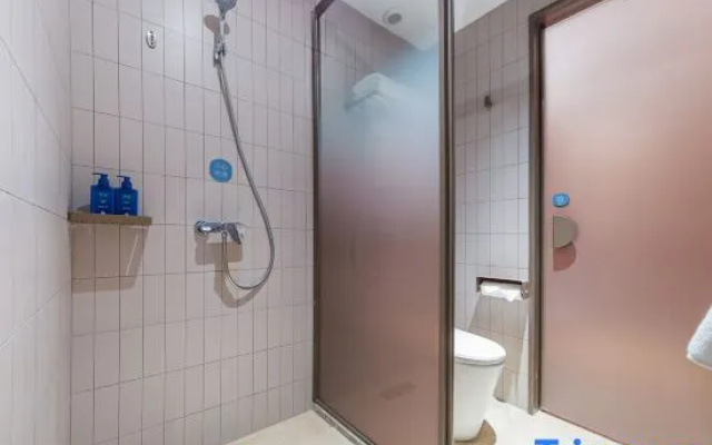 HanTing Hotel (Qingdao Huangdao Wanda Plaza) – Bathroom – Qingdao