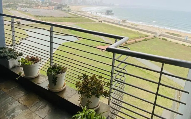 The Waves 2, Quayside Point Waterfront