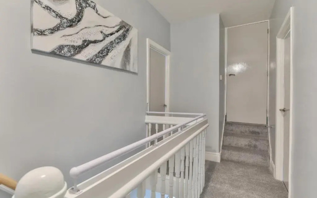 Hidden Gem-Open To Book-Super Location