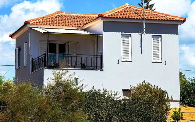 Romanos Beach Villas