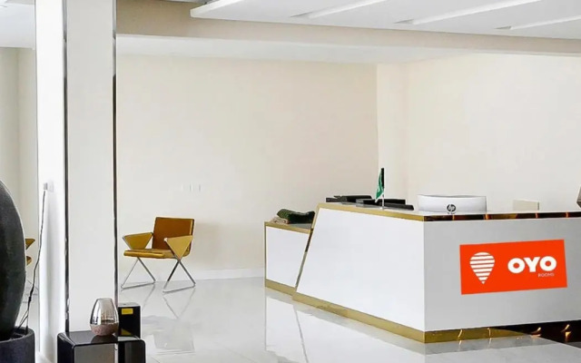 OYO 618 Taya Hotel