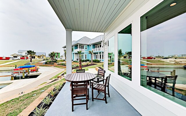 Luxe Waterfront #203 - 2 Br Villa