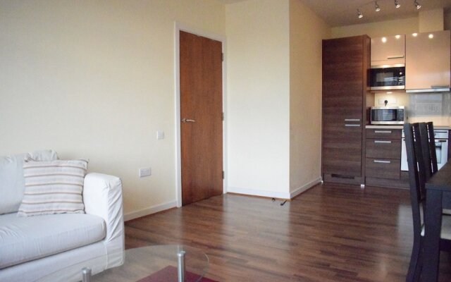 Modern 2 Bedroom Apartment in Limehouse