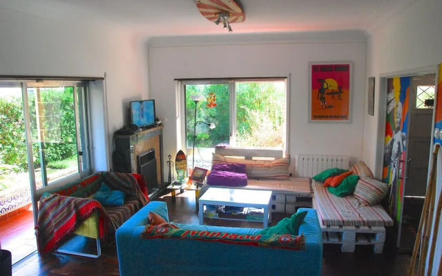 Carcavelos Beach Hostel