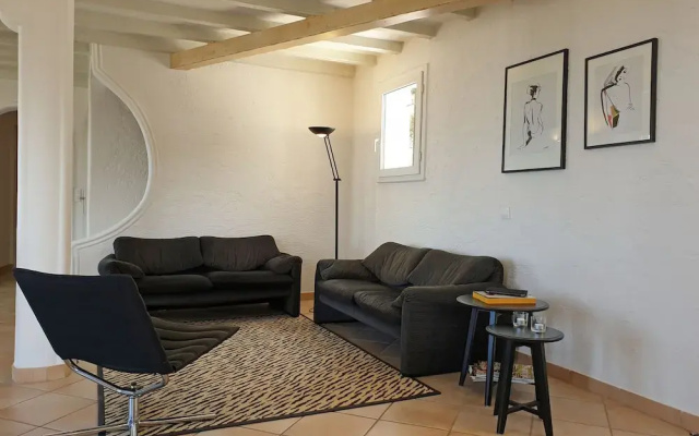Spacious Villa in Var With Swimming Pool