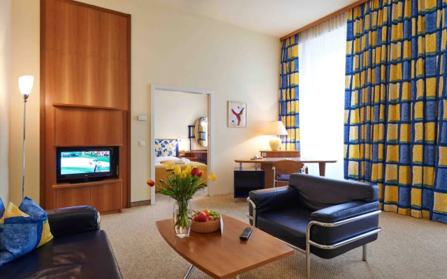 HiLight Suites Hotel