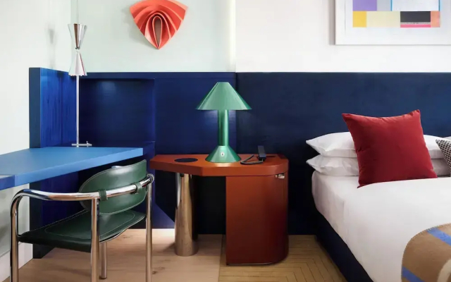 Kimpton Main Frankfurt by IHG
