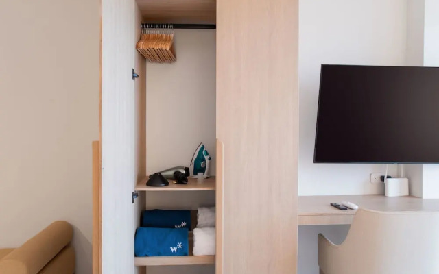 w Comfortable Loft w Balcony in Crespo