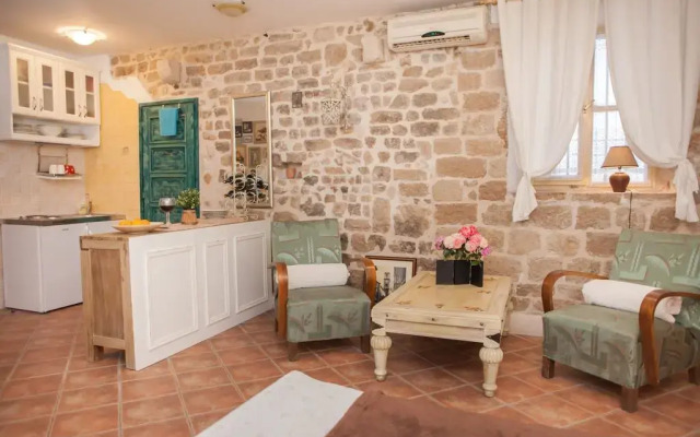 Bramasole Apartments