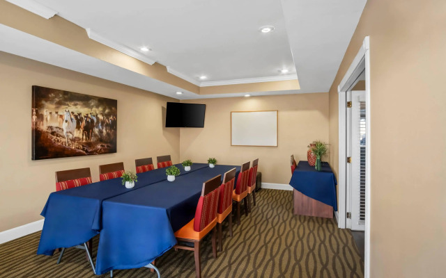 Quality Suites Irving-Las Colinas