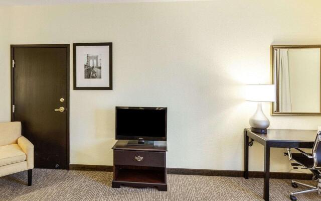 Comfort Inn & Suites Texas Hill Country