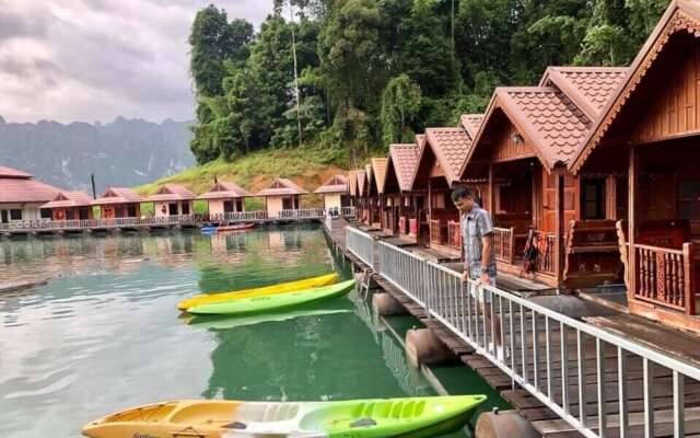 Saichol Floating Resort