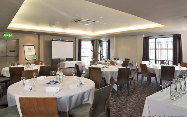 Holiday Inn Manchester-Central Park by IHG