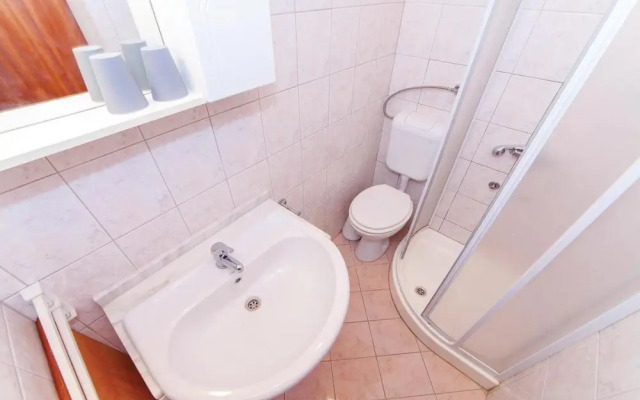 Amazing Apartment in Jadranovo With 2 Bedrooms and Wifi