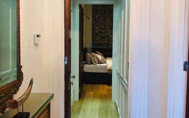 Yeoman's Row Townhouse