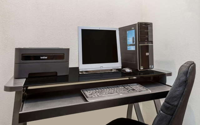 Super 8 by Wyndham Bernalillo