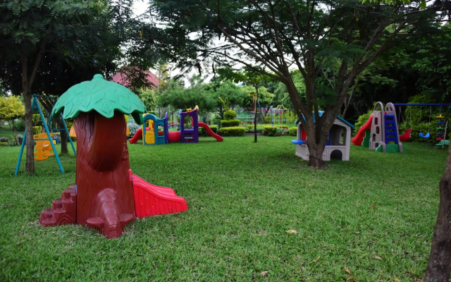 Fun Retreat Resort, Hotel and Ayurveda Spa