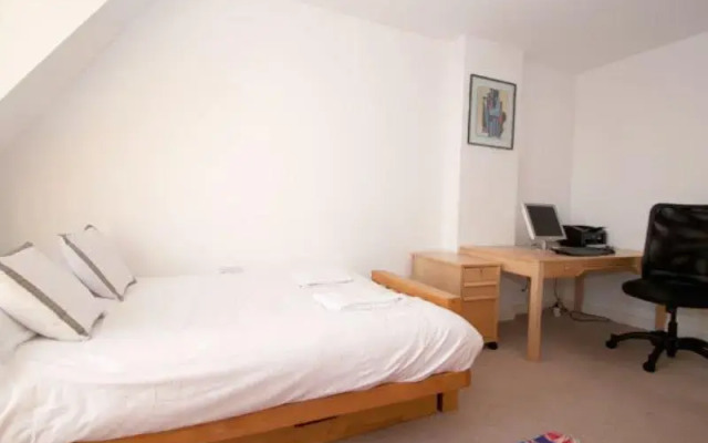 Veeve  Top Of The World White Lion Street 2 Bed Penthouse Islington