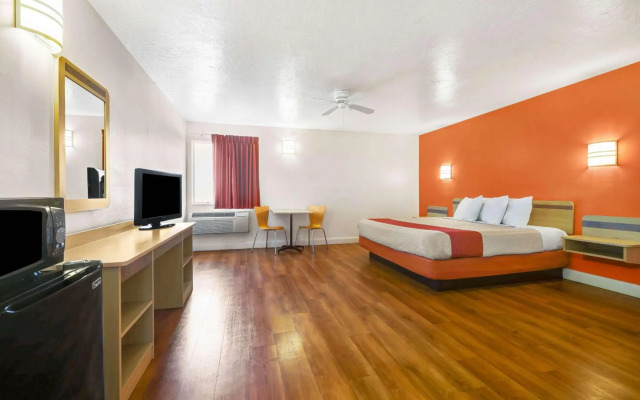 Motel 6 Beaver, UT