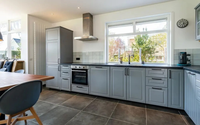 Detached new 10-person Villa in Holiday Park