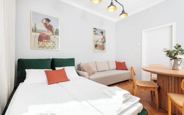 Retro Glamour by Upstairs