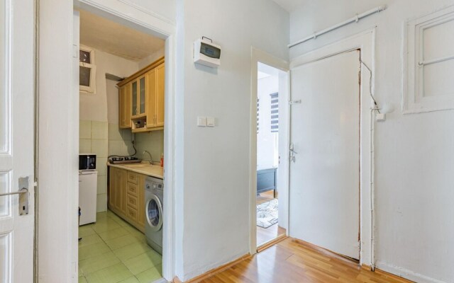 Flat Within Walking Distance to Istiklal Street