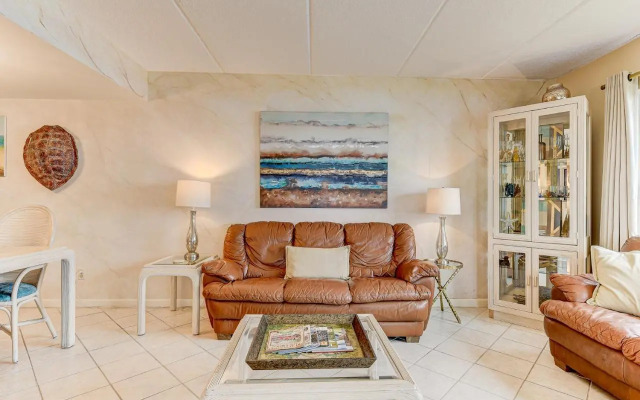 Windjammer Apartment 412