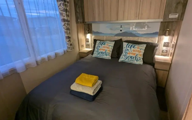 Lighthouse Lodge - Dog Friendly Nr Sutton on Sea