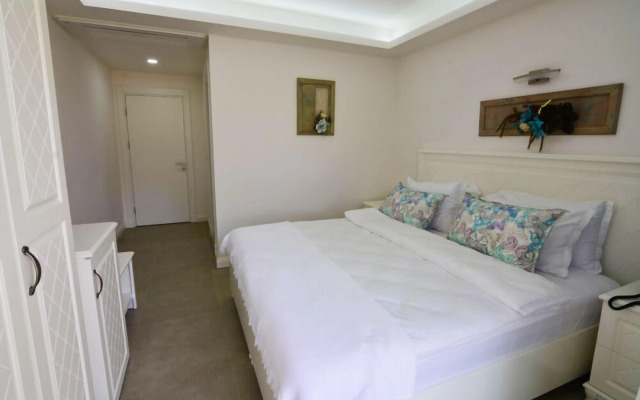 Dalyan Risus Suite