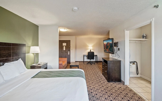 Coratel Suites