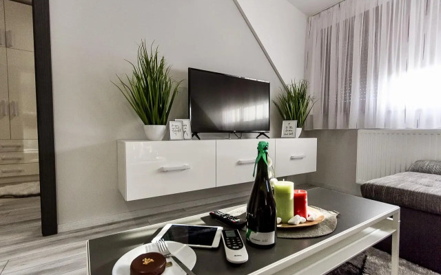 Grey Suites Pecs